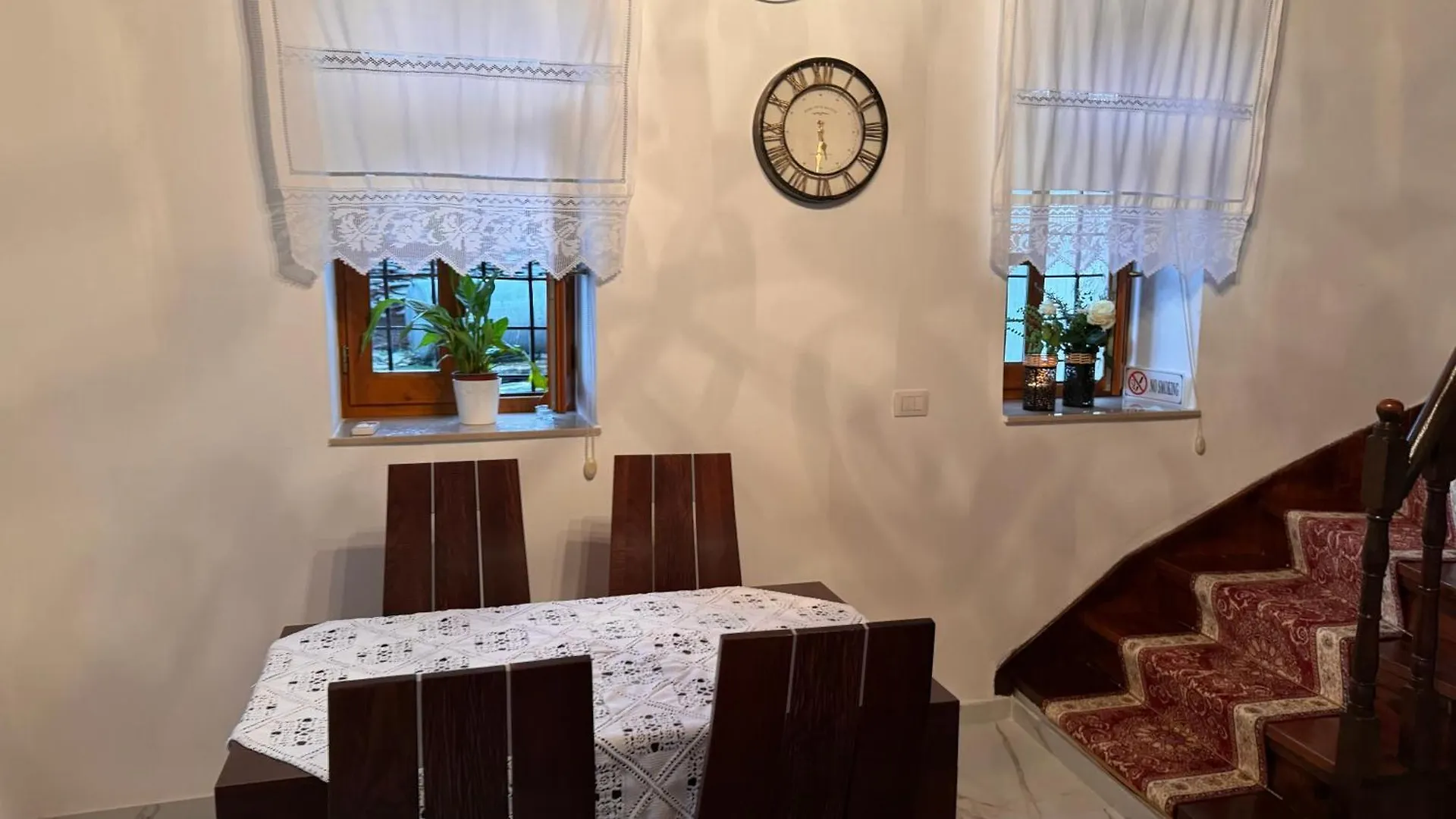 Mezini Guest House Gjirokaster