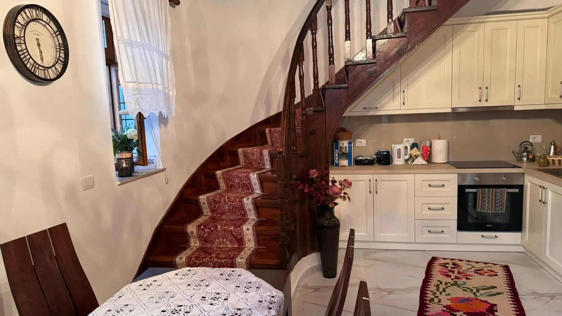 Mezini Guest House Gjirokastër
